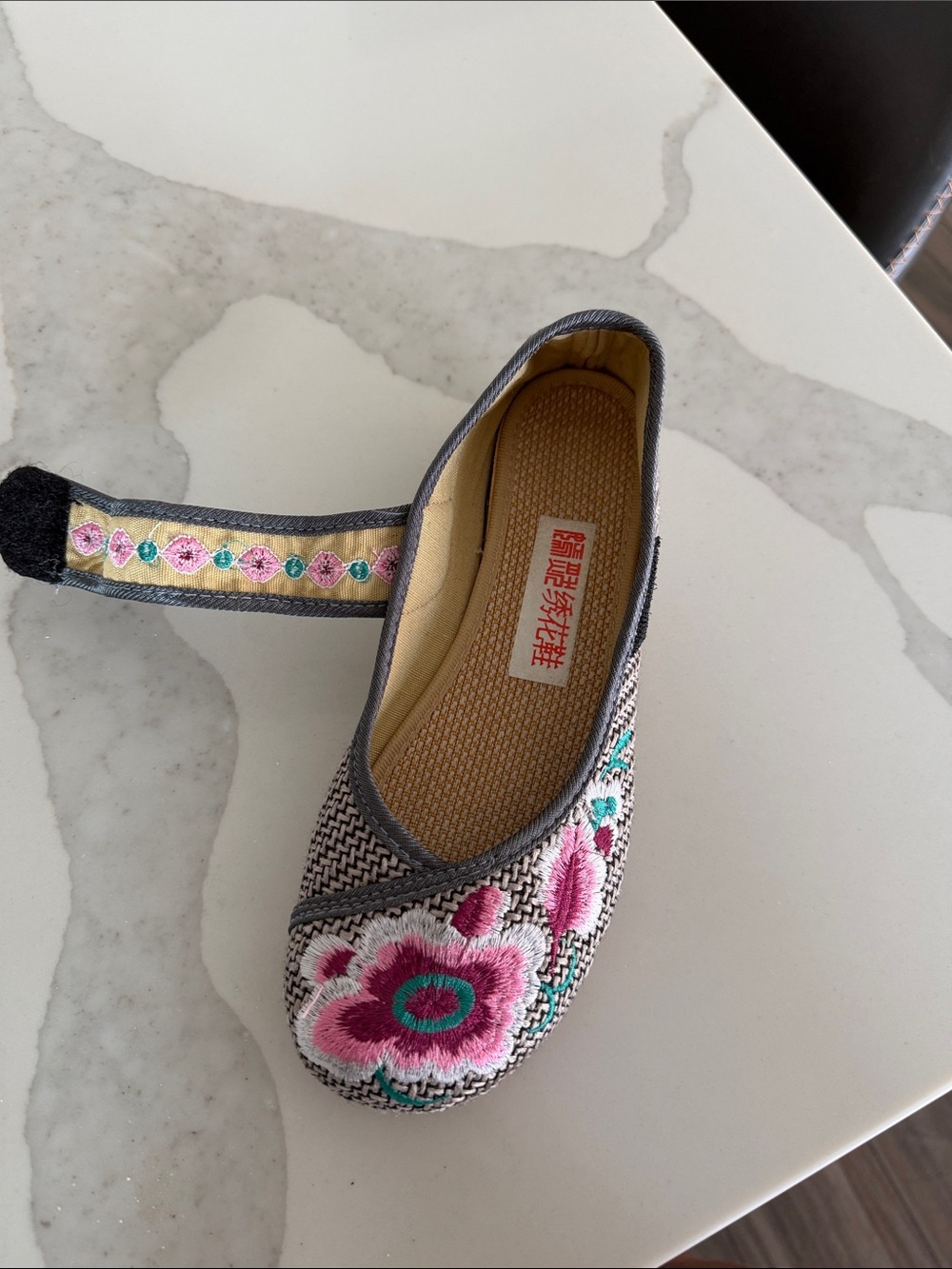 Women’s Mary Jane Shoes Floral Embroidered in Pink and Teal. Wmn’s 7.5-8. Cute - Picture 11 of 11